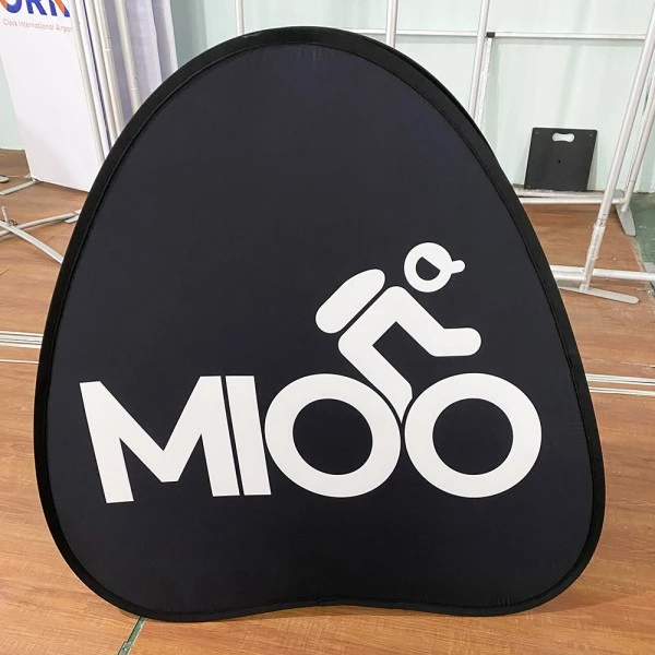 ত্রিভুজ পপ আপ ব্যানার